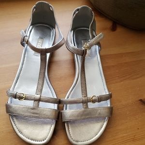 EUC💥 ECCO T- Strap dress sandal